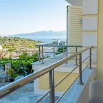 Sunny Apartment *