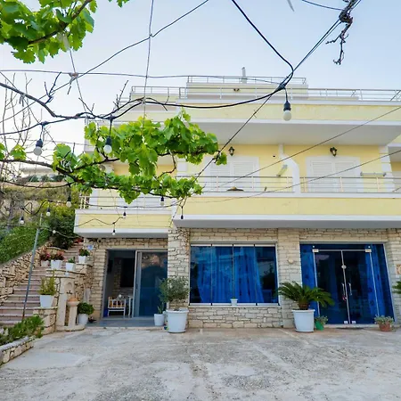 Sunny * Sarandë