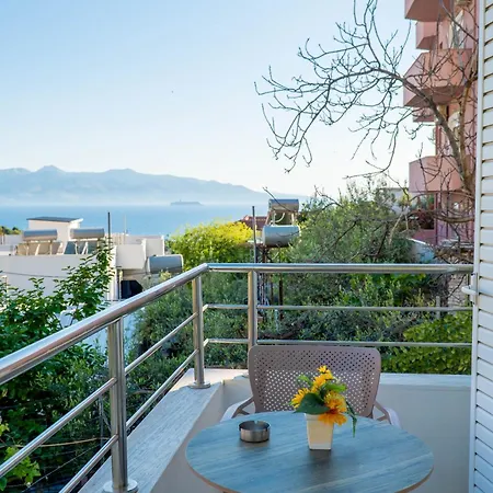 Sunny * Sarandë
