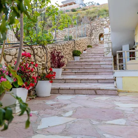 Sunny Sarandë
