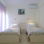 Sunny * Sarandë