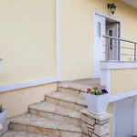 Sunny Sarandë