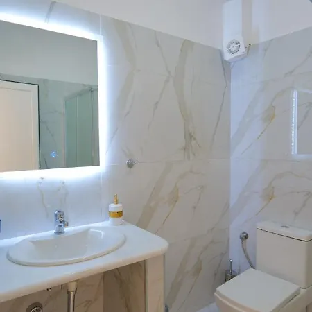 Sunny Apartment Sarande