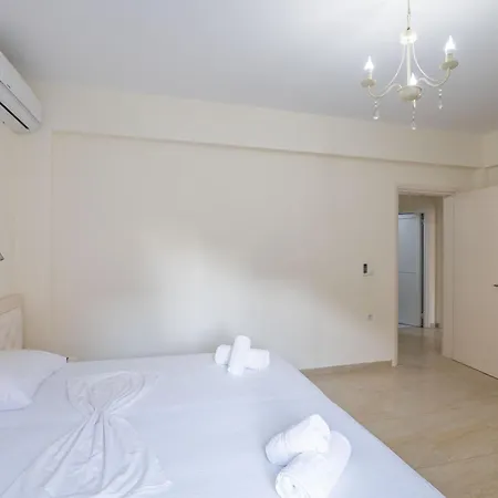 Sunny Apartment Sarande