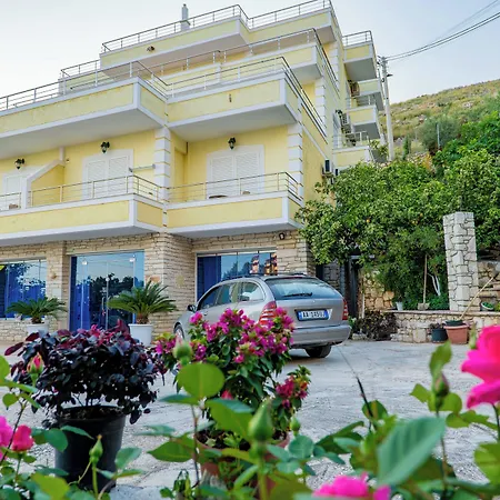 Sunny Apartment Sarande